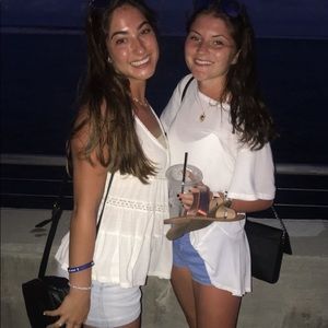 Meet your Posher, Madelyn